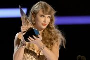 Singer Taylor Swift dominates again at American Music Awards