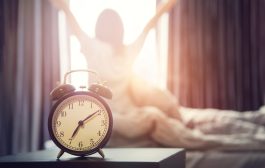 How to Wake Up Early in the Morning: 8 Tricks That Help