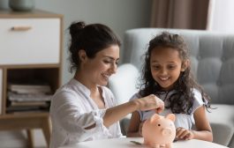 7 Everyday Activities That Teach Kids About Money