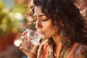 Health coach shares 8 causes and simple solutions for bloating: ‘Drinking too much water or drinking too little’