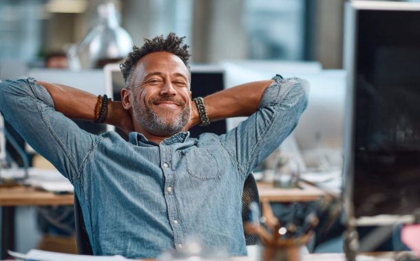 3 tips for protecting your budget during the holidays, from a financial behavior expert
